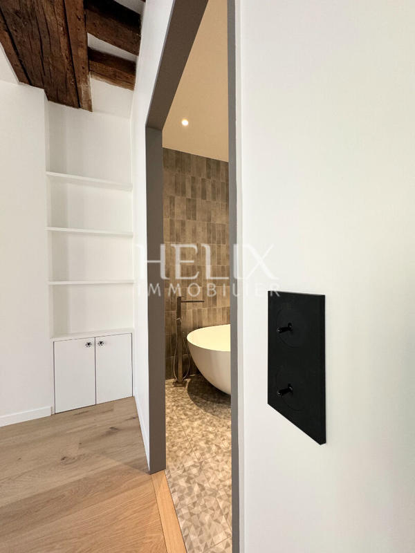 Appartement - 99 m² - 4 pièces