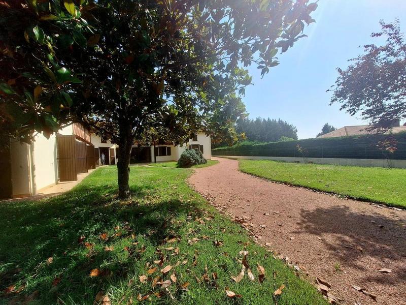 Maison de village - 320 m² - 7 pièces