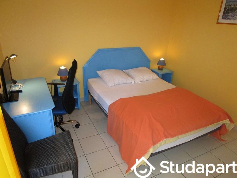 Chambre - 11 m² - 1 pièce