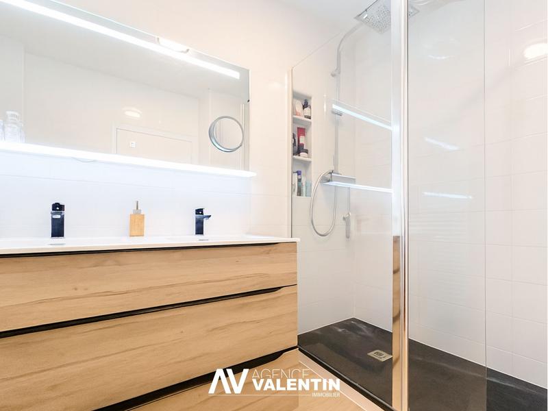 Appartement - 80 m² - 3 pièces