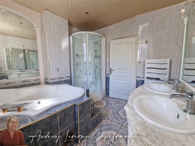 Maison - 179 m² - 7 pièces