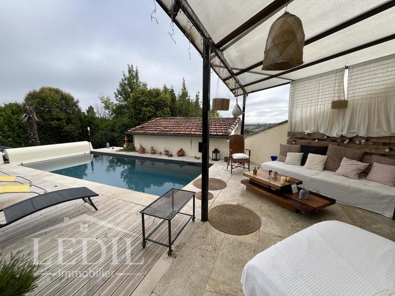 Maison - 227 m² - 5 pièces