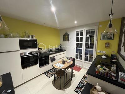 Maison - 99 m² - 5 pièces