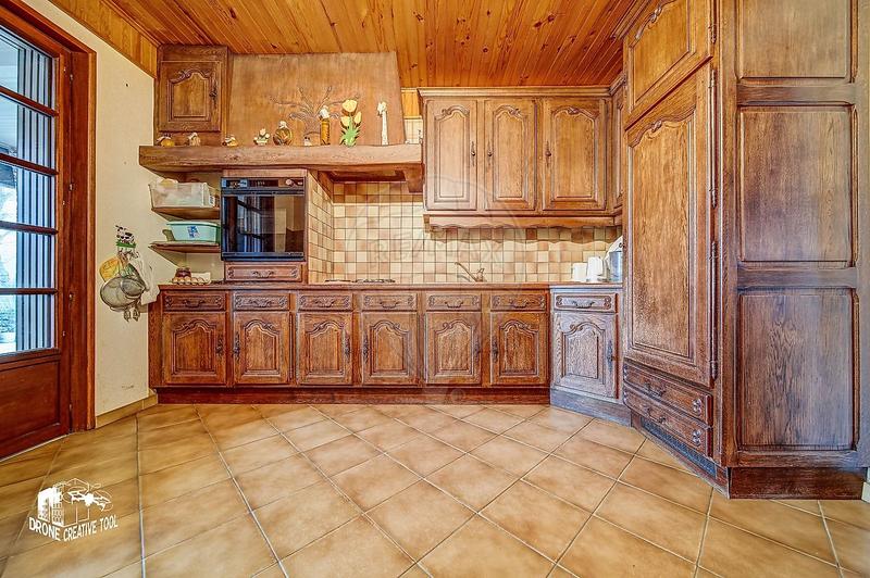 Maison - 275 m² - 8 pièces