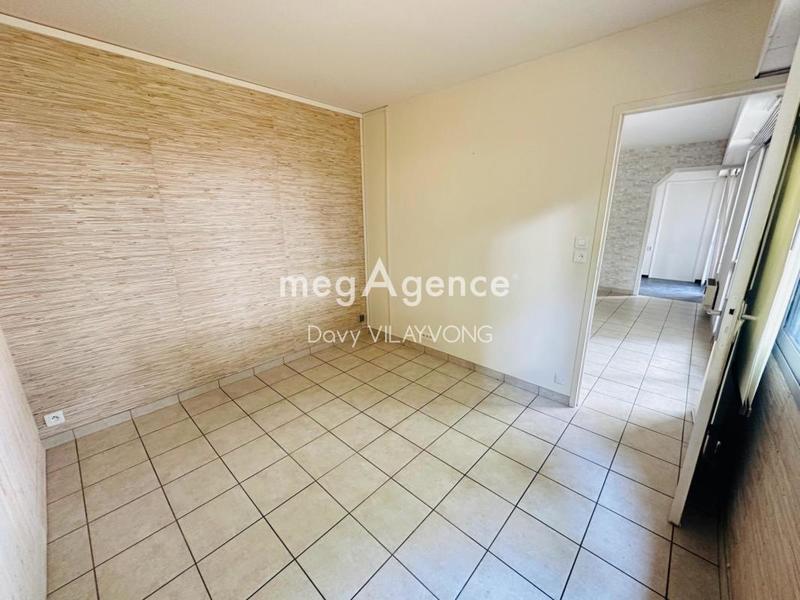 Local commercial - 77 m² - 4 pièces