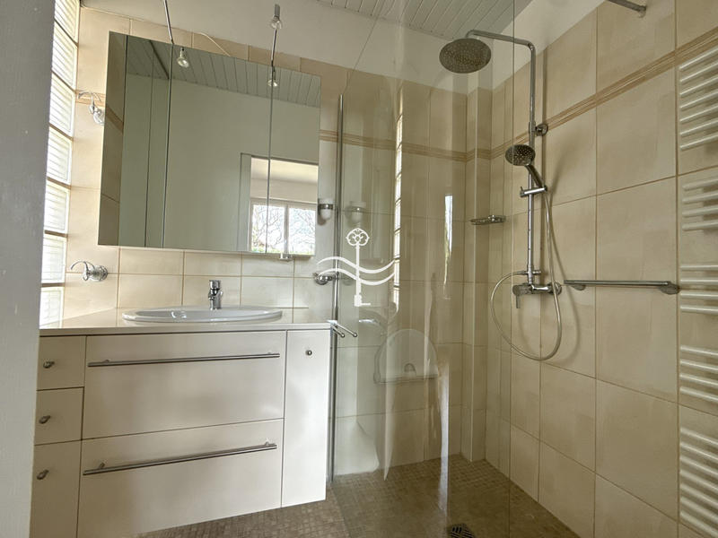 Maison - 219 m² - 7 pièces