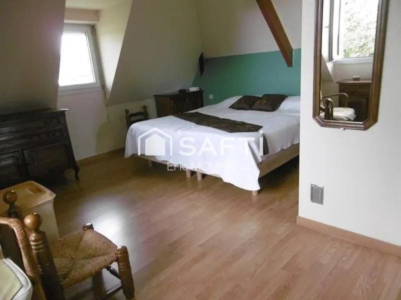 Maison - 210 m² - 9 pièces