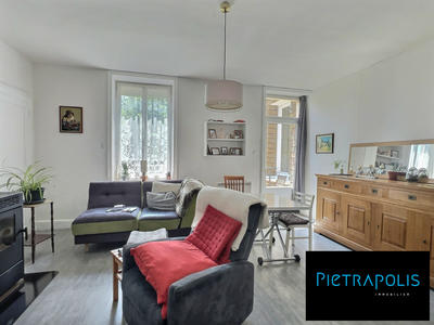 Maison - 302 m² - 10 pièces