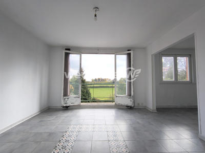 Appartement - 80 m² - 5 pièces