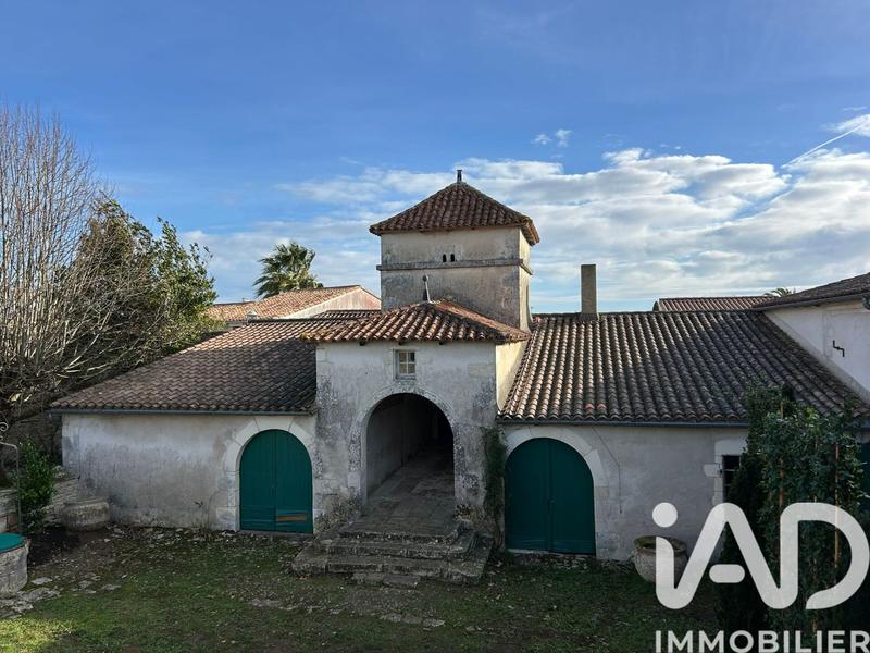 Maison - 230 m² - 9 pièces