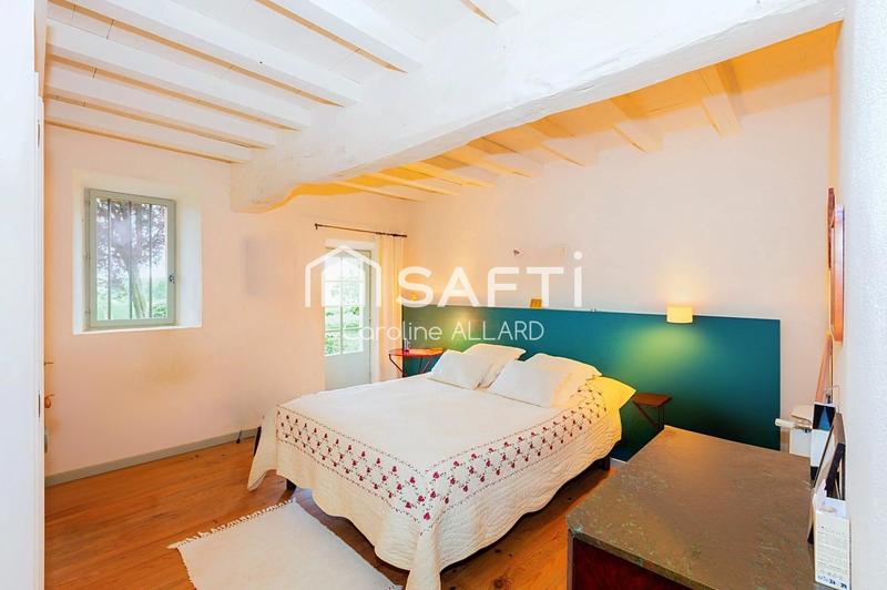 Maison - 204 m² - 7 pièces