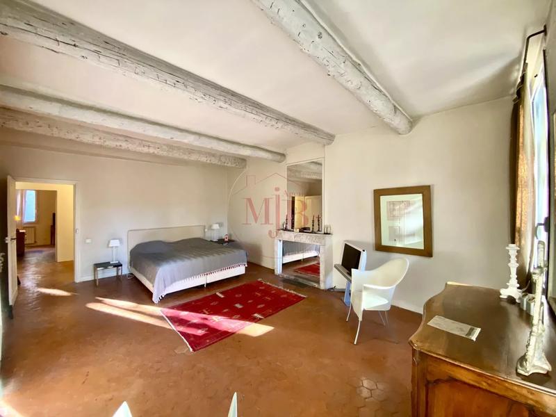 Maison de village - 350 m² - 12 pièces