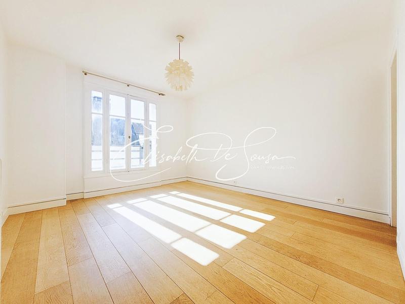 Appartement - 144 m² - 6 pièces