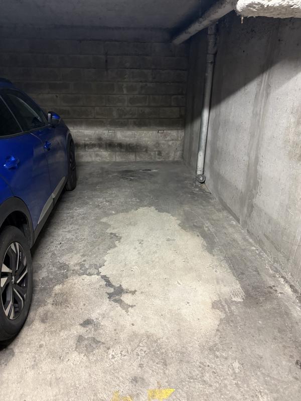 Parking / Garage - 11 m²