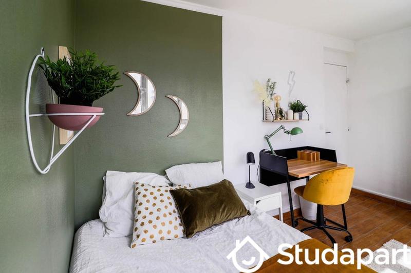 Chambre - 10 m² - 1 pièce