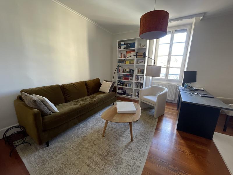 Appartement - 168 m² - 6 pièces