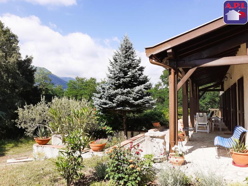 Maison - 213 m² - 7 pièces