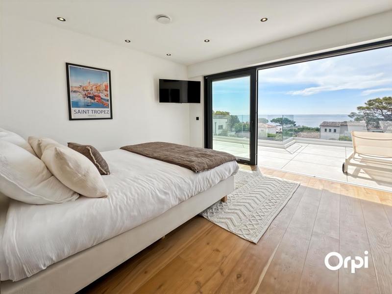 Villa - 242 m² - 5 pièces