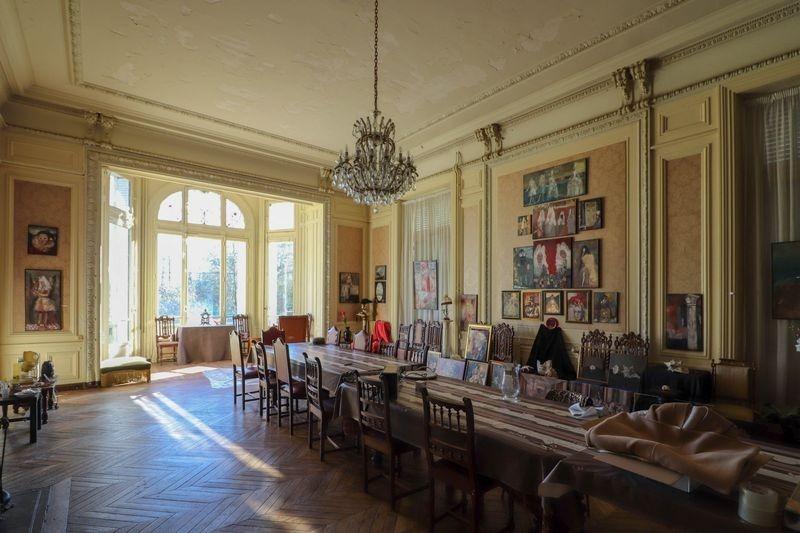 Manoir - 2 000 m² - 40 pièces