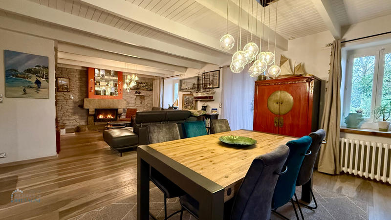 Maison - 193 m² - 10 pièces