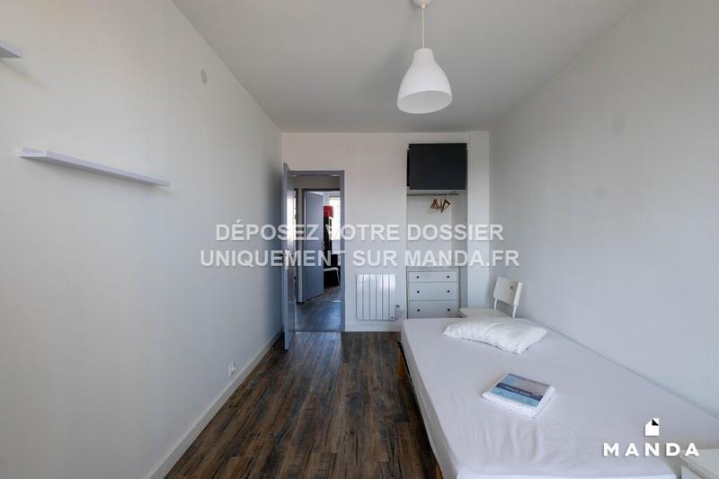 Chambre - 12 m² - 4 pièces