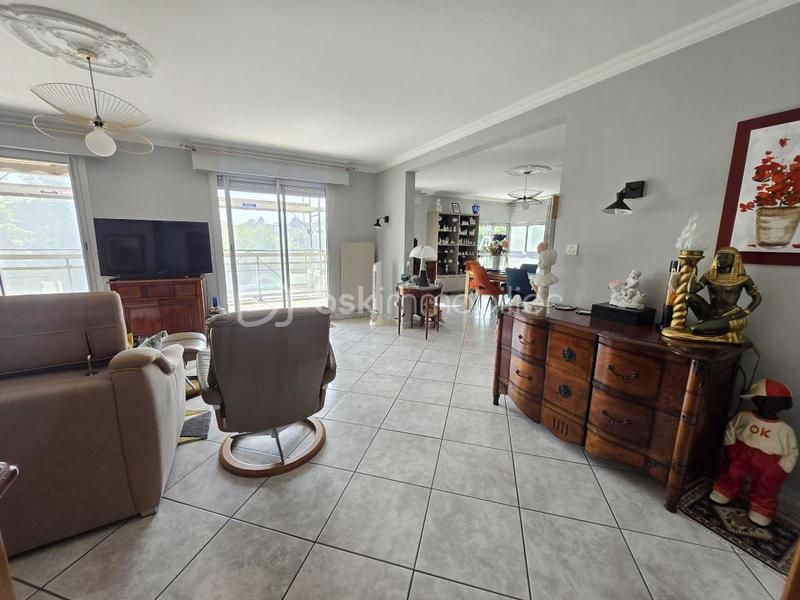 Appartement - 152 m² - 5 pièces