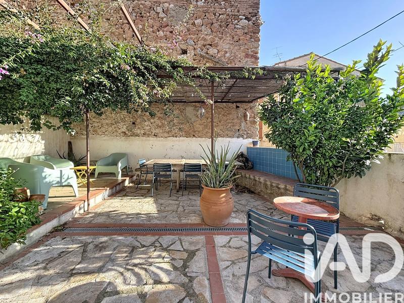 Maison - 225 m² - 9 pièces