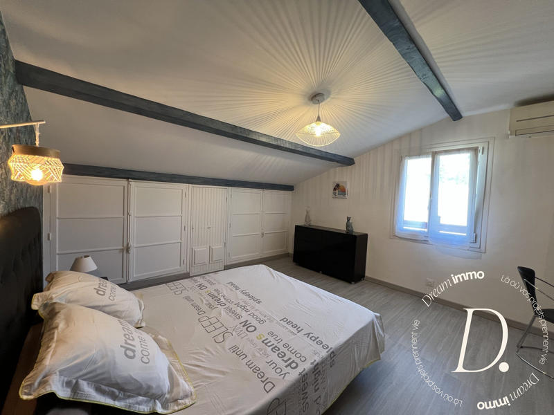 Maison - 207 m² - 7 pièces