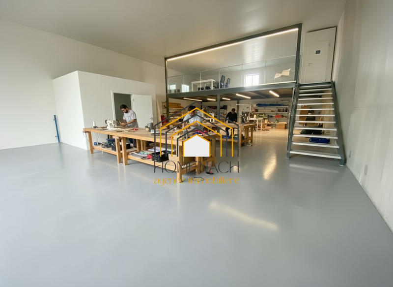 Local d'activités - 205 m²