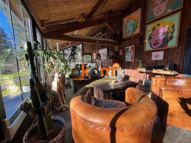 Maison - 203 m² - 10 pièces