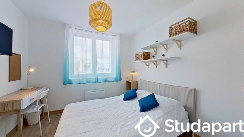 Chambre - 11 m² - 1 pièce