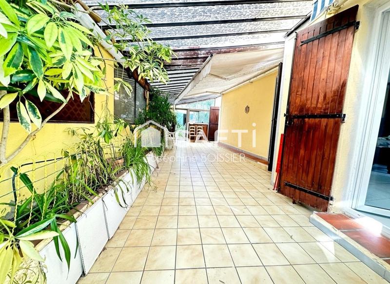 Maison - 211 m² - 11 pièces