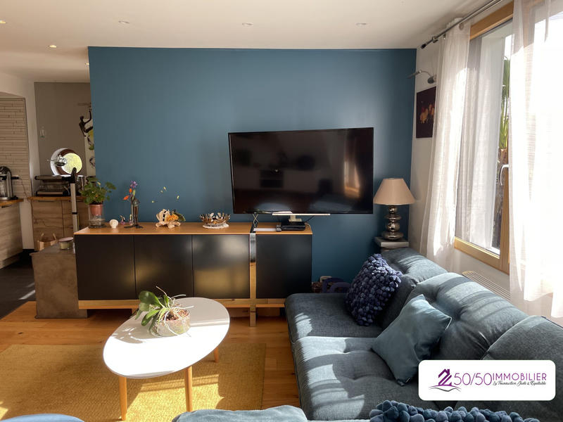 Maison - 252 m² - 9 pièces