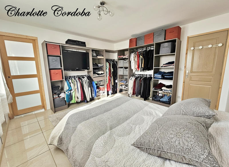 Maison - 253 m² - 9 pièces