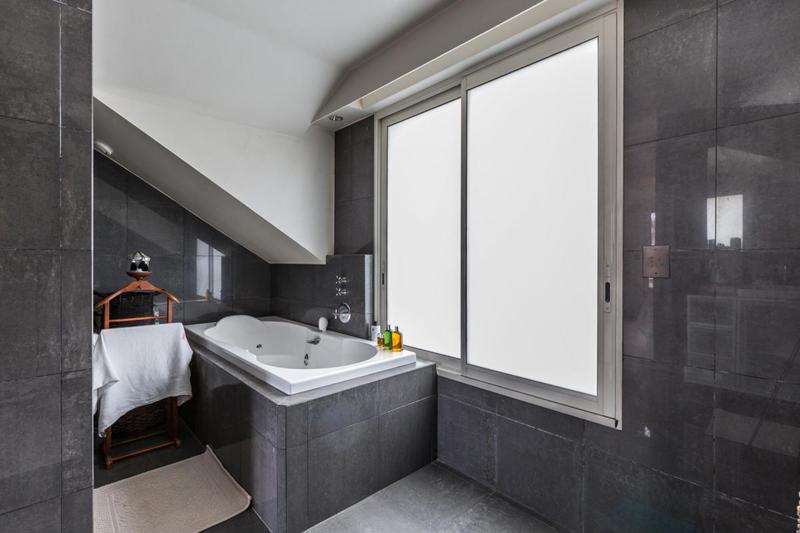 Maison - 200 m² - 4 pièces