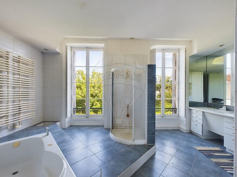 Maison de maîtres - 400 m² - 14 pièces