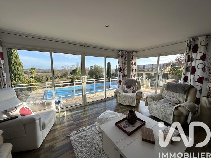 Maison - 244 m² - 8 pièces