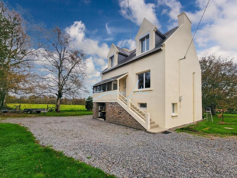 Maison - 180 m² - 8 pièces