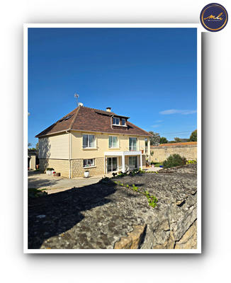 Maison traditionnelle - 200 m² - 8 pièces