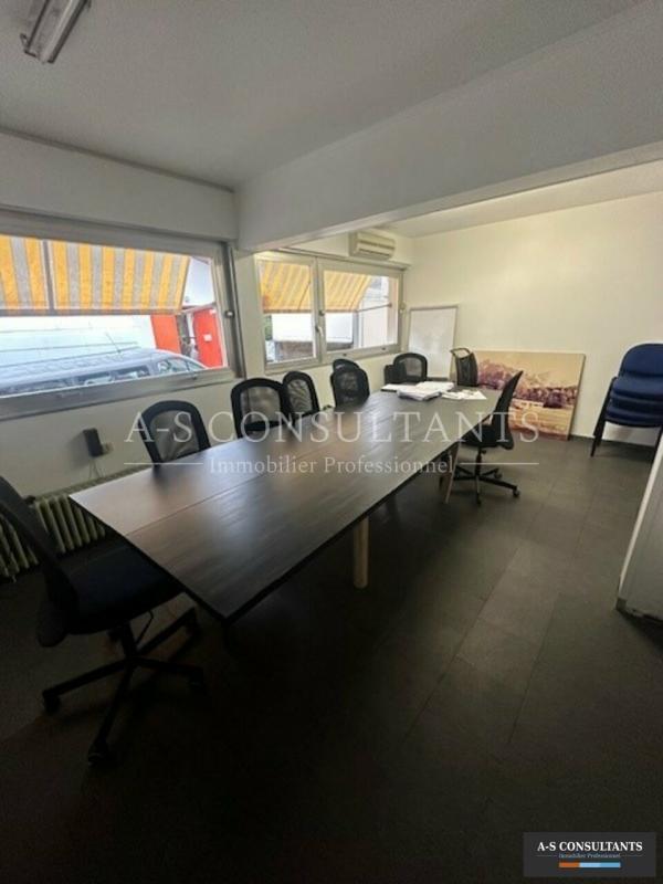 Entrepôt - 1 800 m²