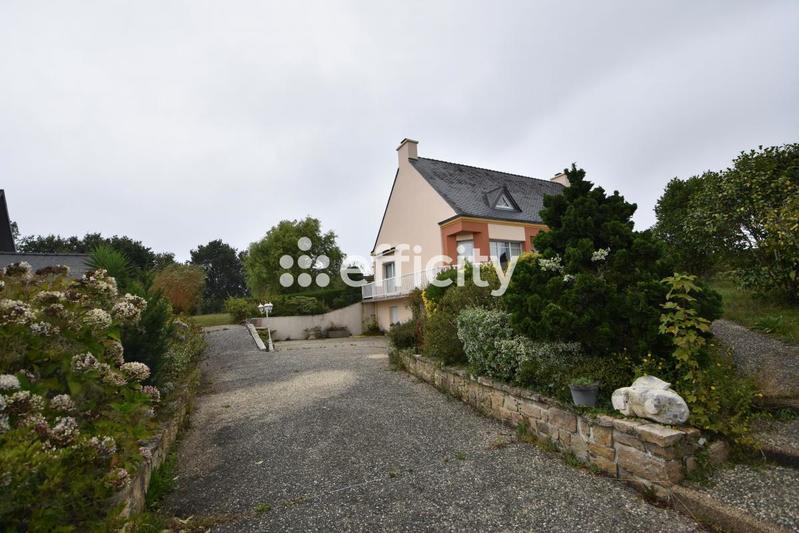 Maison - 150 m² - 7 pièces