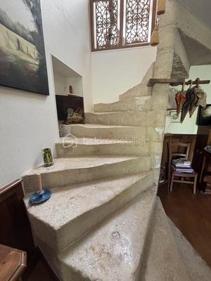 Demeure - 250 m² - 7 pièces