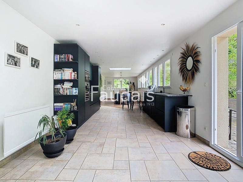 Maison - 282 m² - 7 pièces