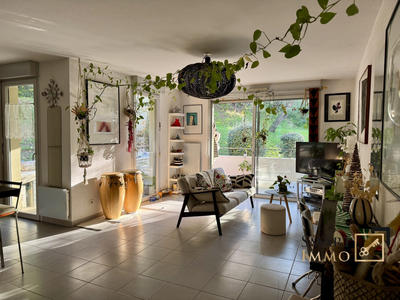 Appartement - 84 m² - 4 pièces