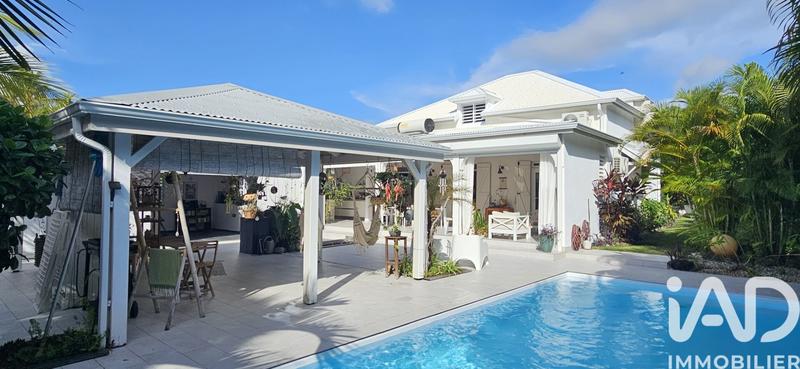 Maison - 230 m² - 6 pièces