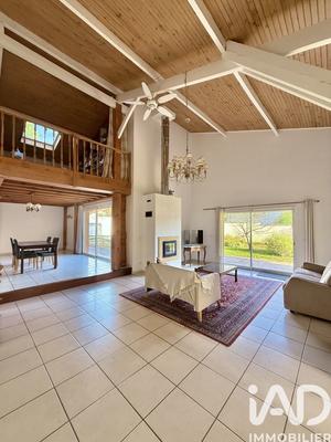 Maison - 185 m² - 5 pièces
