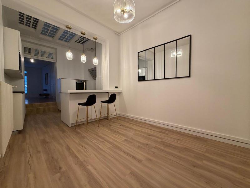 Appartement - 81 m² - 2 pièces