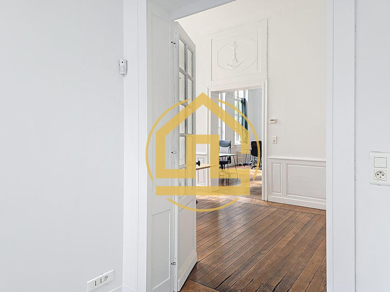 Appartement - 177 m² - 6 pièces