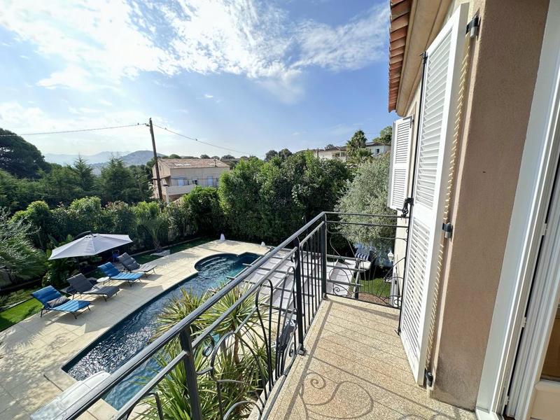 Villa - 142 m² - 5 pièces