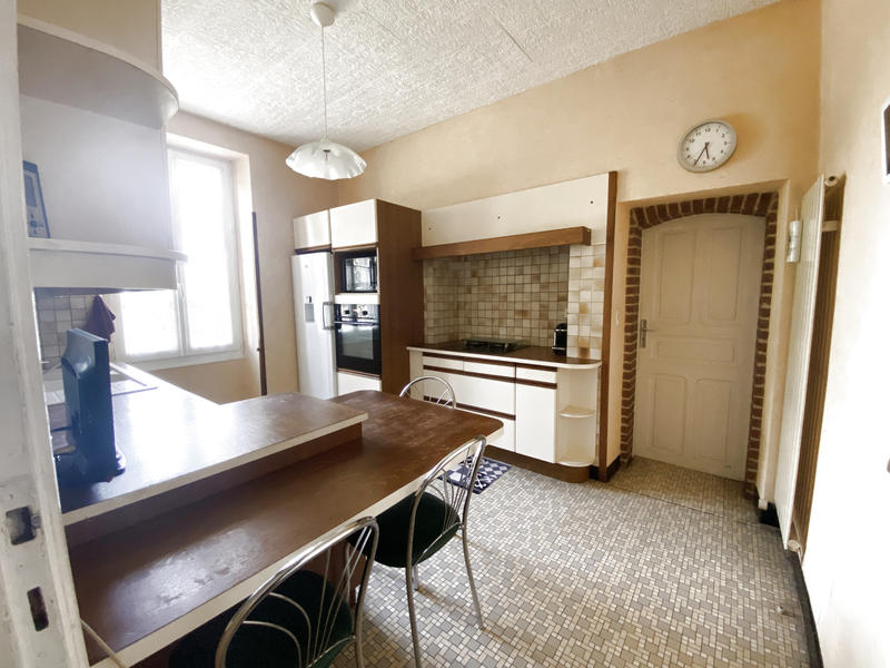 Maison - 168 m² - 9 pièces